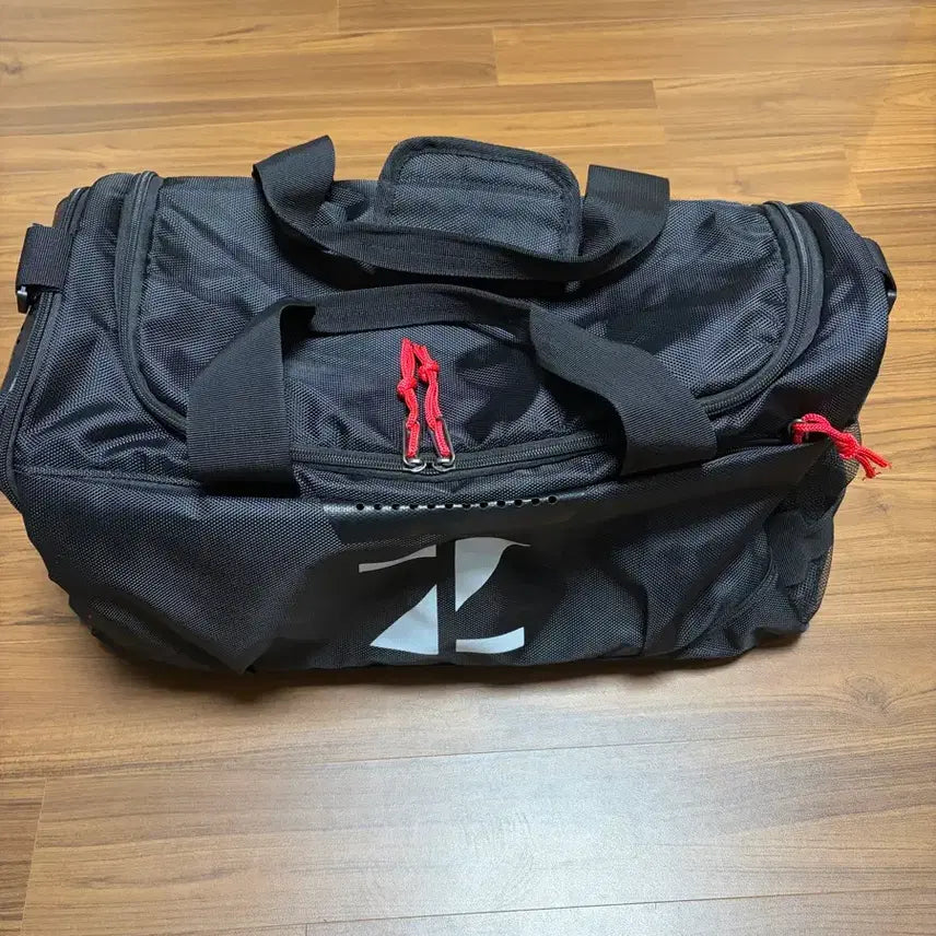 [BUNJANG] Hero Minimal Gym Duffel Bag / 히어로 미니멀 짐 더플 백
