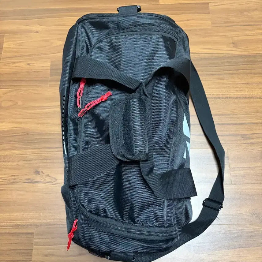 [BUNJANG] Hero Minimal Gym Duffel Bag / 히어로 미니멀 짐 더플 백