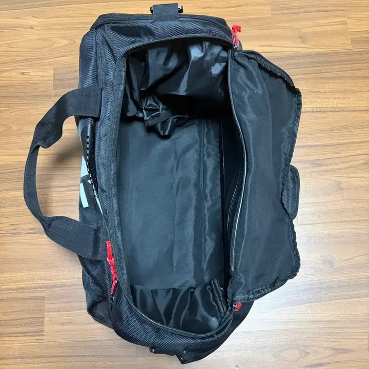 [BUNJANG] Hero Minimal Gym Duffel Bag / 히어로 미니멀 짐 더플 백