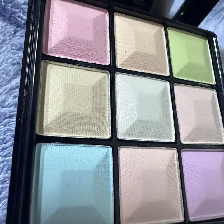 [BUNJANG] Givenchy Prisme Libre Pastel Bloom 32 Highlighter Palette / 지방시 프리즘 파스텔 블럼32 하이라이터 (사이즈 작아요)