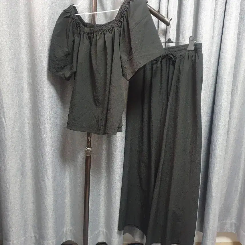 [SOLD OUT] 사각사각 투피스 셋업