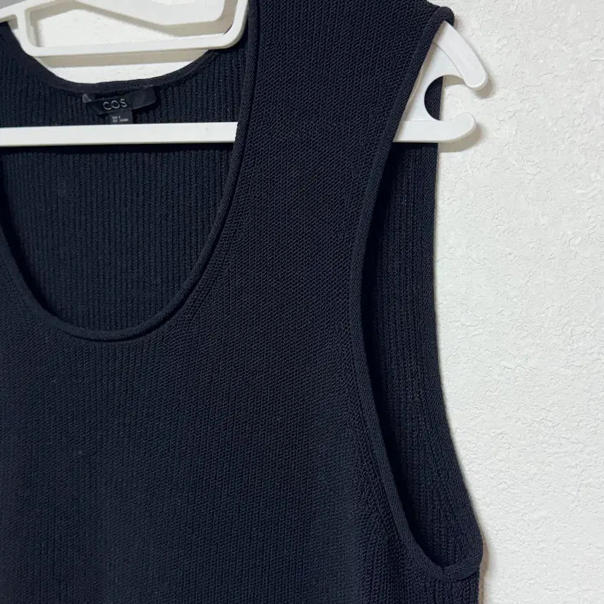 [BUNJANG] COS Knit Sleeveless Top / 코스 니트 민소매 슬리브리스 S