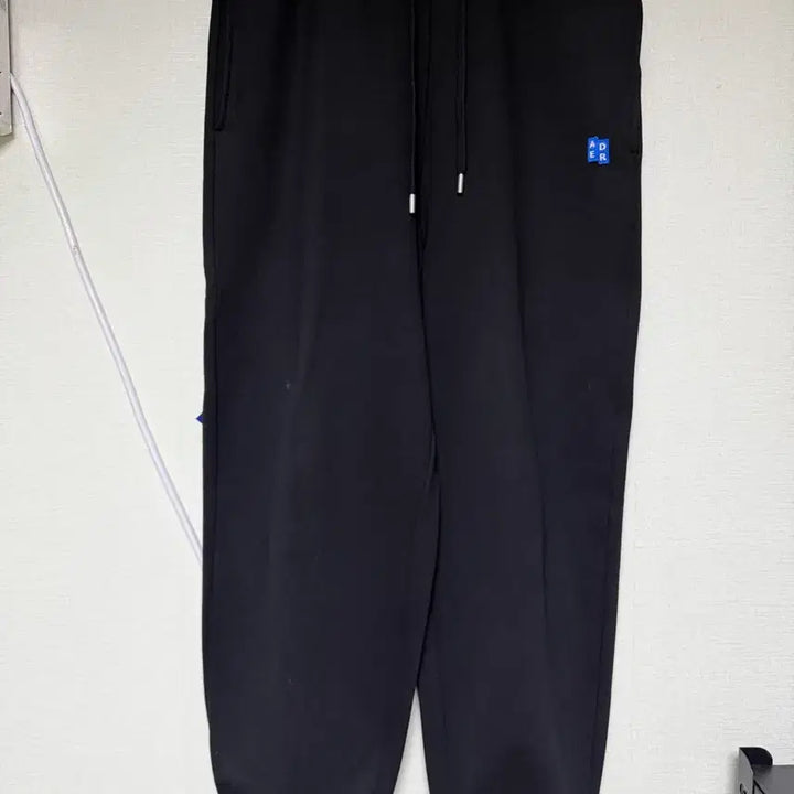[BUNJANG] Ader Error Significant TRS Tag Sweatpants Noir / 아더에러 시그니피컨트 TRS 태그 스웨트팬츠 01 느와르 스웨트팬츠