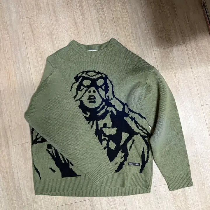 [BUNJANG] Critic Khaki Knit Sweater / 크리틱 니트