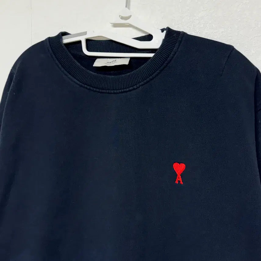 [BUNJANG] AMI Small Heart Logo Sweatshirt Black L / 아미 스몰 하트 로고 스웨트셔츠 블랙 맨투맨 L
