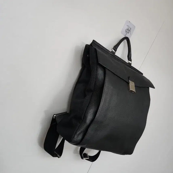 [BUNJANG] Couronne Leather Backpack / [쿠론] 가죽백팩