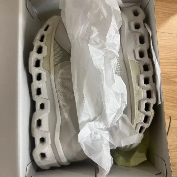 [SOLD OUT] On paf 온파프 클라우드몬스터 문더스트