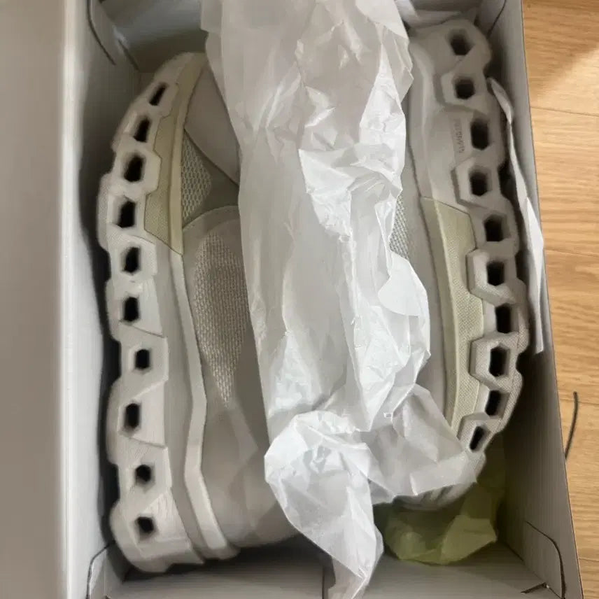 [SOLD OUT] On paf 온파프 클라우드몬스터 문더스트