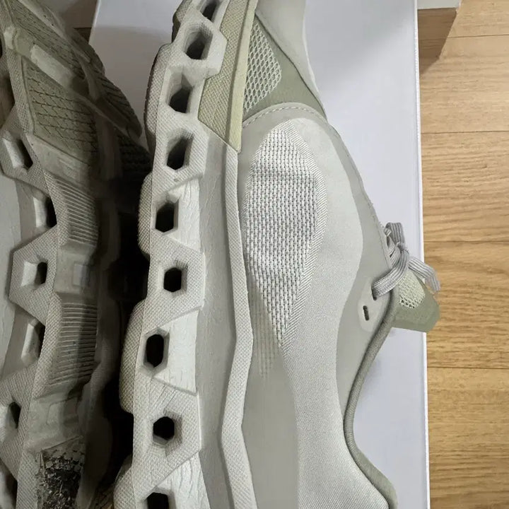 [SOLD OUT] On paf 온파프 클라우드몬스터 문더스트