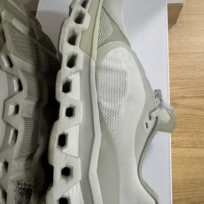 [SOLD OUT] On paf 온파프 클라우드몬스터 문더스트