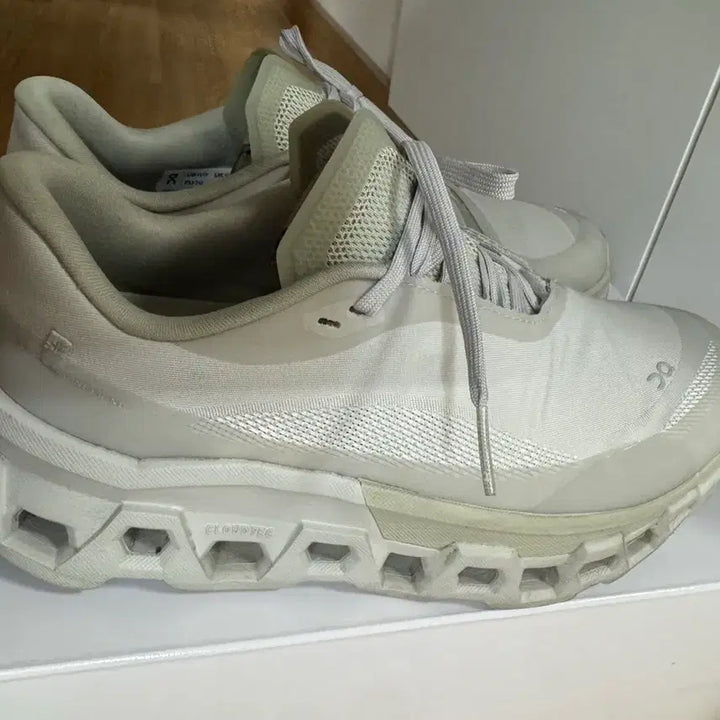 [SOLD OUT] On paf 온파프 클라우드몬스터 문더스트