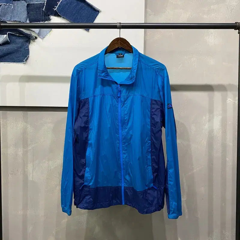 [SOLD OUT] (110) 노스페이스 등산 아웃도어 봄 여름 홑겹 바람막이