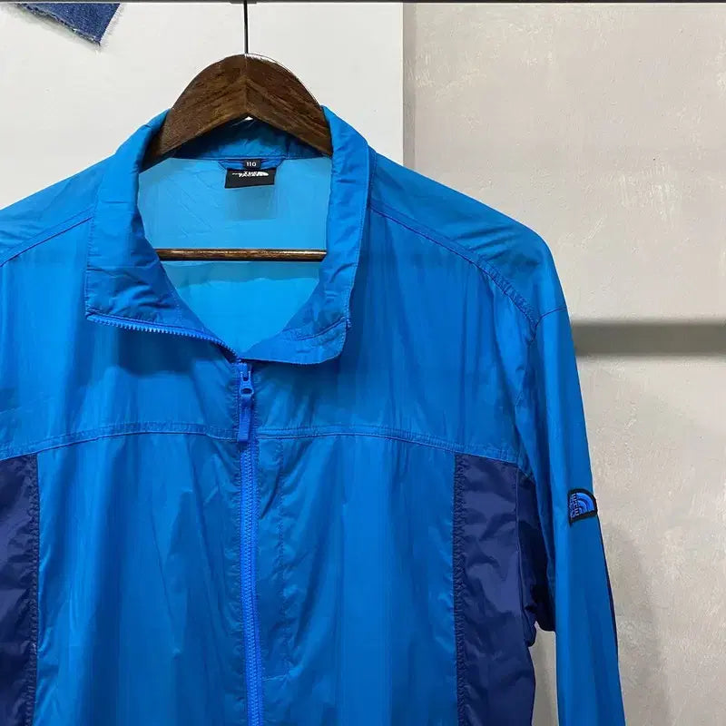 [SOLD OUT] (110) 노스페이스 등산 아웃도어 봄 여름 홑겹 바람막이