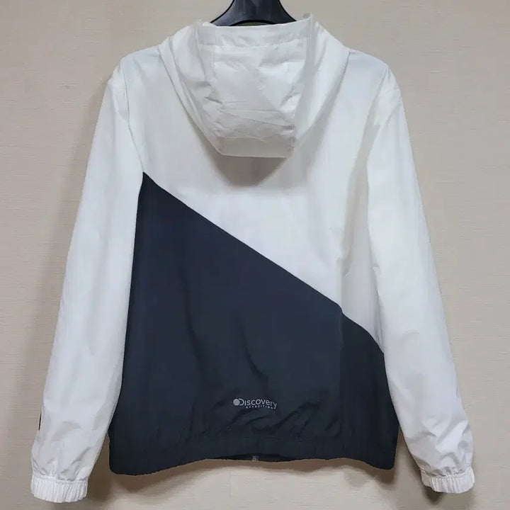 [SOLD OUT] 디스커버리 남성 이노블럭 후디드 바람막이
