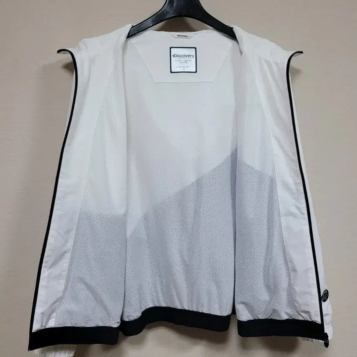 [SOLD OUT] 디스커버리 남성 이노블럭 후디드 바람막이