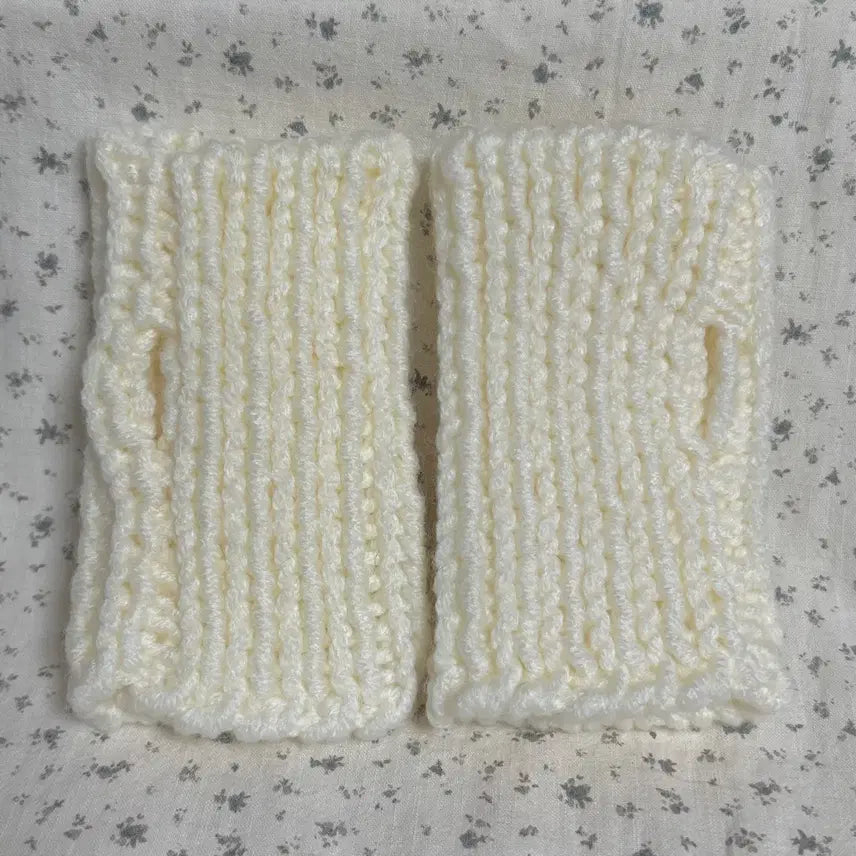 [BUNJANG] Handmade Knitted Rabbit Hand Warmer / [핸드메이드] 뜨개 토끼 장갑 핸드워머