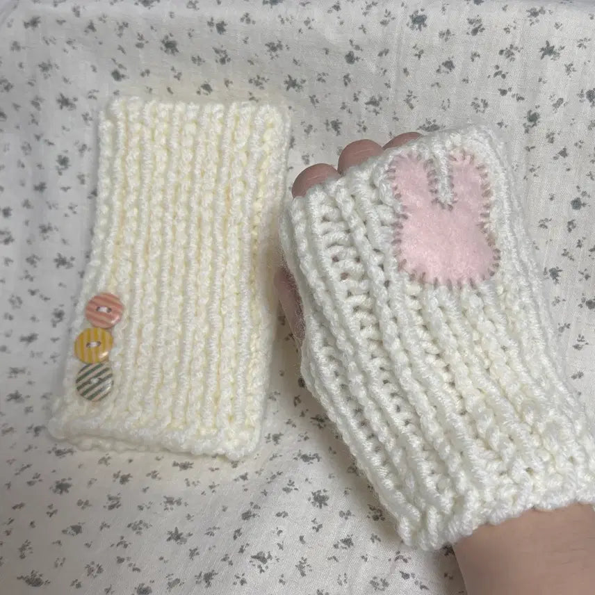 [BUNJANG] Handmade Knitted Rabbit Hand Warmer / [핸드메이드] 뜨개 토끼 장갑 핸드워머