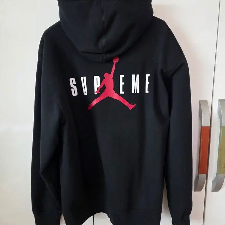 [SOLD OUT] 슈프림 x 조던 후드 스웨트셔츠 블랙