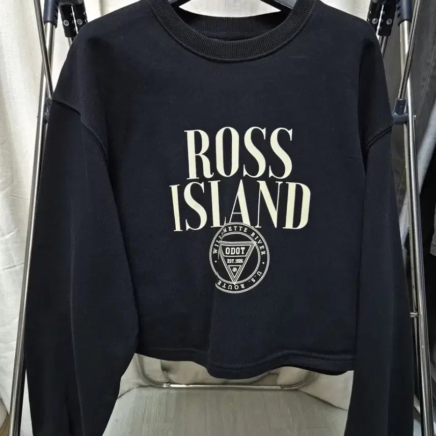 [BUNJANG] Topten Crop Sweatshirt Black / 탑텐 크롭 맨투맨 티셔츠 블랙