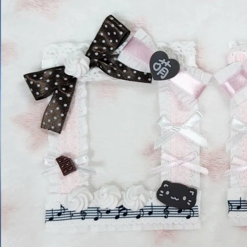 [SOLD OUT] 쇼콜라봉봉 레이스탑꾸 포카홀더 데코덴탑꾸 까만냥