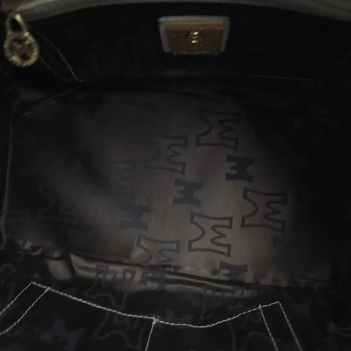 [SOLD OUT] 메트로시티 소가죽 퀄팅 토트백