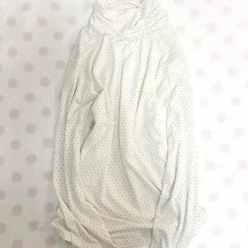 [BUNJANG] Japanese Vintage Cream Polka Dot Turtleneck Long Sleeve / 일본빈티지 도트 크림 목폴라 롱슬리브 모리걸 갸루 라떼갸루