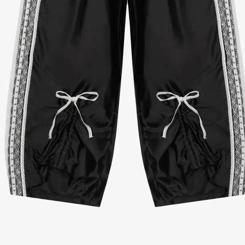 [BUNJANG] Love Is True Palace Training Pants (Black) / 러브이즈트루 PA LACE TRANING PANTS(BLACK)