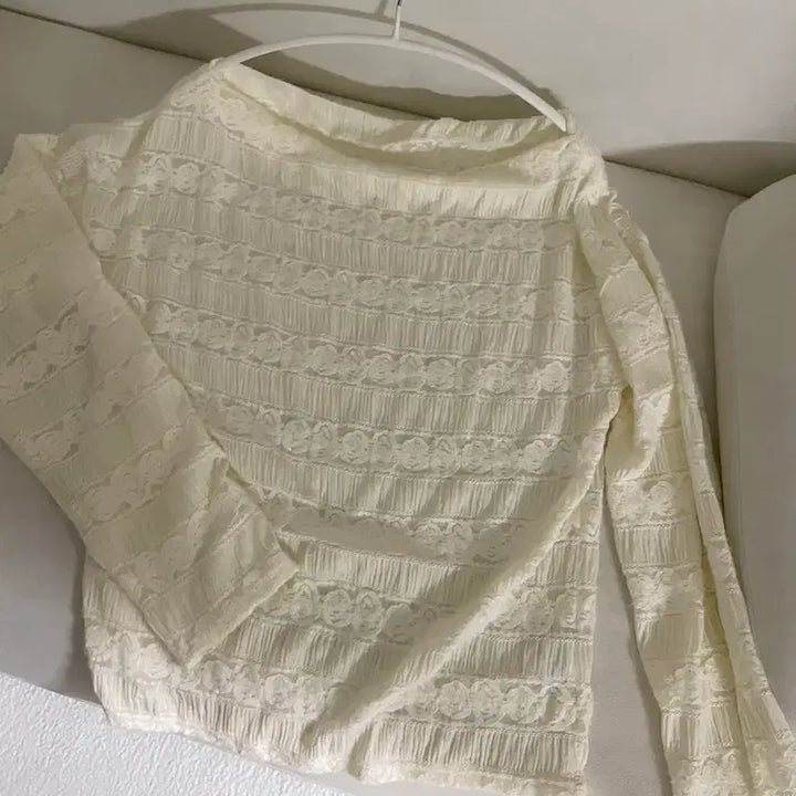 [SOLD OUT] 새상품) 에이블리 플라워 원숄더 니트
