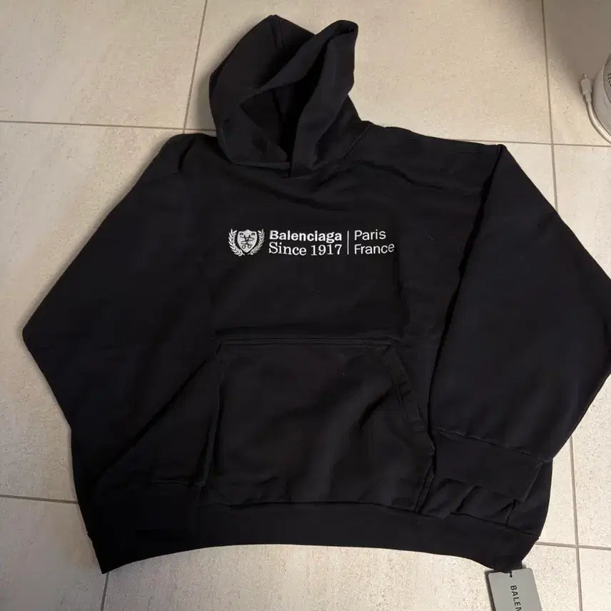 [BUNJANG] Balenciaga Institutional Hoodie Medium Fit Black / 발렌시아가 인스티투셔널 후드 미디움 핏 블랙