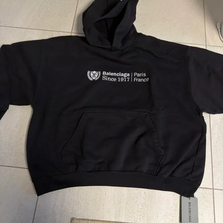 [BUNJANG] Balenciaga Institutional Hoodie Medium Fit Black / 발렌시아가 인스티투셔널 후드 미디움 핏 블랙