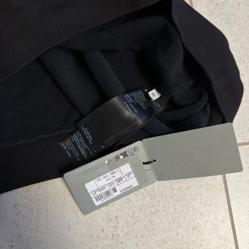 [BUNJANG] Balenciaga Institutional Hoodie Medium Fit Black / 발렌시아가 인스티투셔널 후드 미디움 핏 블랙
