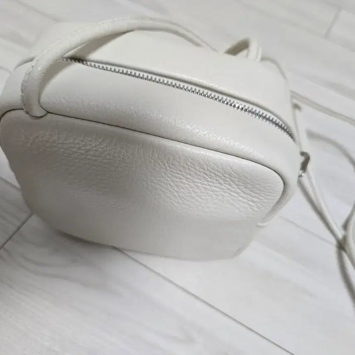 [BUNJANG] URAQO Square Mini Crossbody Bag Ivory / 유라고 크로스백