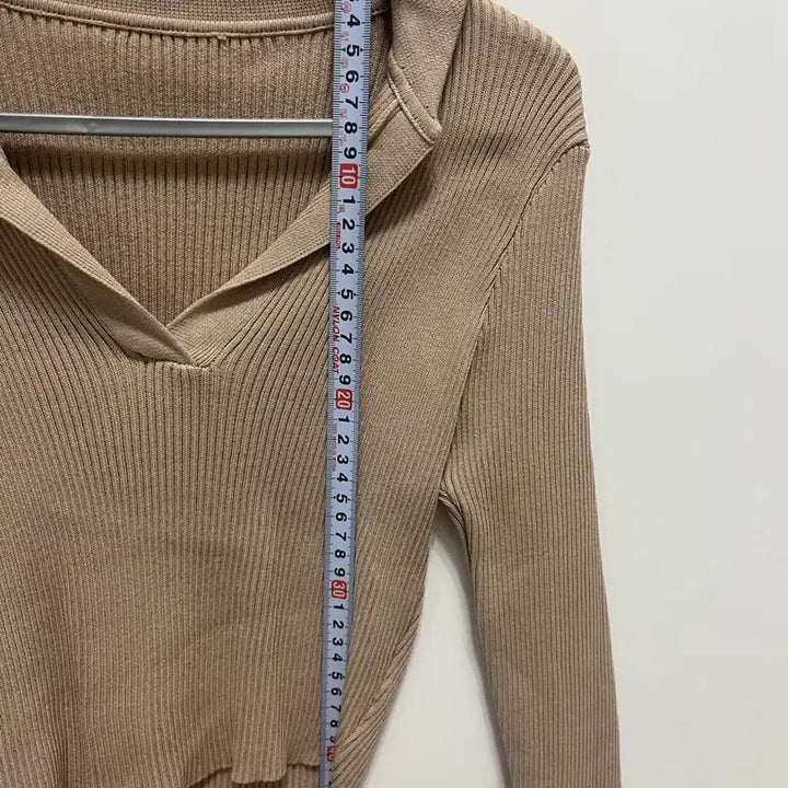 [BUNJANG] V-Neck Ribbed Knit Long-Sleeve T-Shirt Beige / 브이넥 골지 니트 긴팔티 베이지