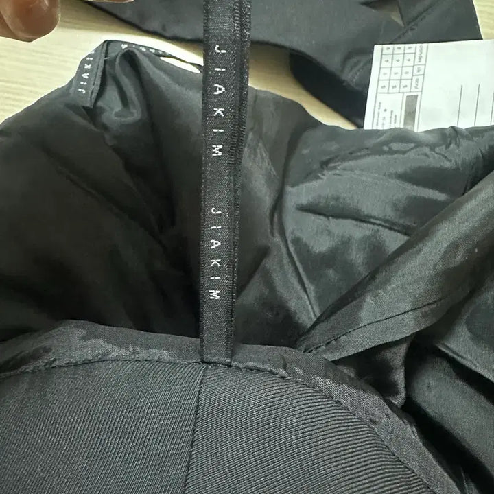 [BUNJANG] JIAKIM Black Suspender Shorts / JIAKIM 브랜드의 검정색 서스펜더 반바지