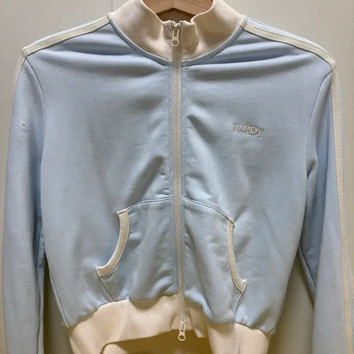 [BUNJANG] Nerdy Heritage Crop Track Top Jersey Soft Blue (M) / 널디 헤리티지 크롭 트랙탑 져지 소프트블루 M