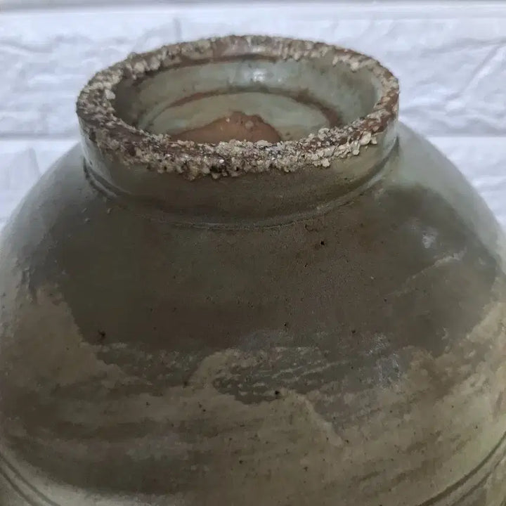 [BUNJANG] Buncheong Ware Iron-Painted White Porcelain Wine Bottle / 분청철화백자주병