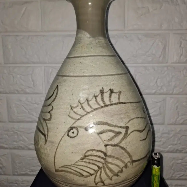 [BUNJANG] Buncheong Ware Iron-Painted White Porcelain Wine Bottle / 분청철화백자주병