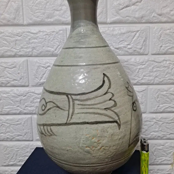 [BUNJANG] Buncheong Ware Iron-Painted White Porcelain Wine Bottle / 분청철화백자주병