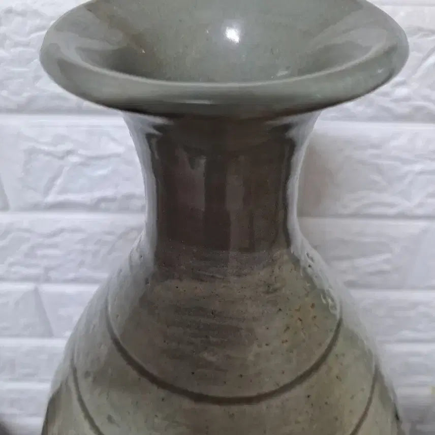 [BUNJANG] Buncheong Ware Iron-Painted White Porcelain Wine Bottle / 분청철화백자주병