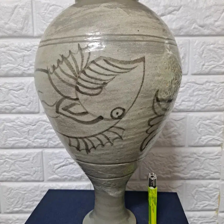 [BUNJANG] Buncheong Ware Iron-Painted White Porcelain Wine Bottle / 분청철화백자주병
