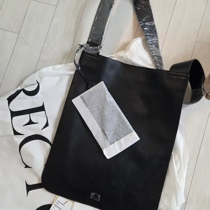 [BUNJANG] RECTO Black Leather Shoulder Bag / [새상품] 렉토 블랙 가죽 숄더백 남여공용