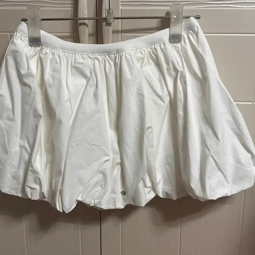 [SOLD OUT] 페일제이드 벌룬 스커트 화이트