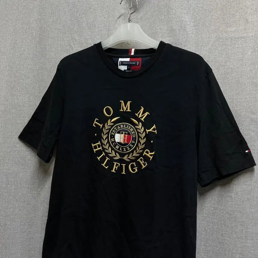 [BUNJANG] Tommy Hilfiger Gold Embroidered Logo T-shirt / [XL] 타미힐피거 골드 자수 로고 반팔 티셔츠