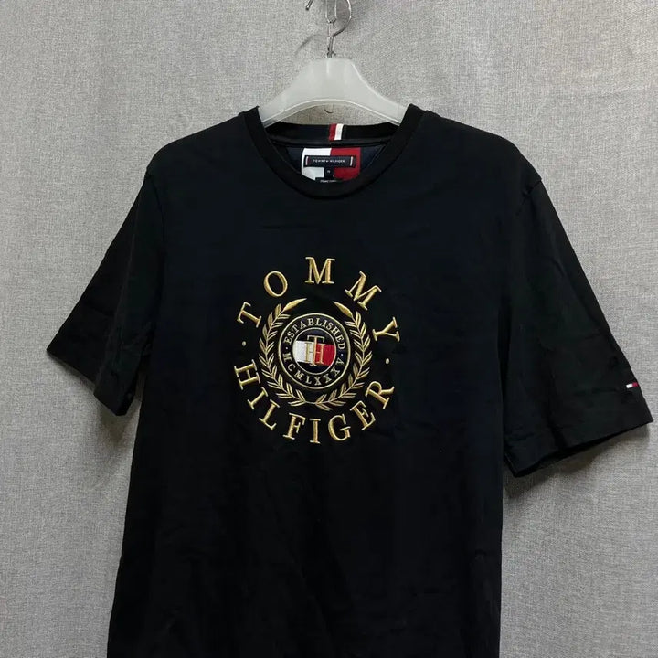 [BUNJANG] Tommy Hilfiger Gold Embroidered Logo T-shirt / [XL] 타미힐피거 골드 자수 로고 반팔 티셔츠
