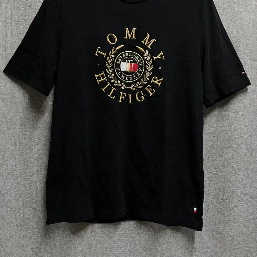 [BUNJANG] Tommy Hilfiger Gold Embroidered Logo T-shirt / [XL] 타미힐피거 골드 자수 로고 반팔 티셔츠