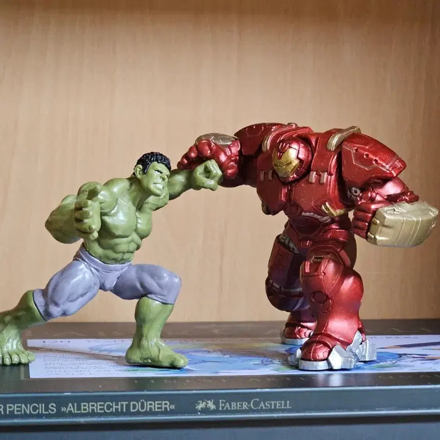[BUNJANG] Hulk &amp; Iron Man Hulkbuster Figure Set / 헐크 &amp; 아이언맨 헐크버스터 피규어