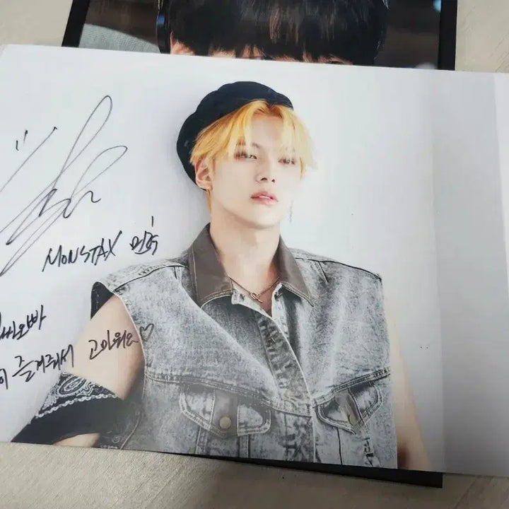 [BUNJANG] Yang Yang Minhyuk A3 Frame / (최종할인) 양양민혁 액자 A3