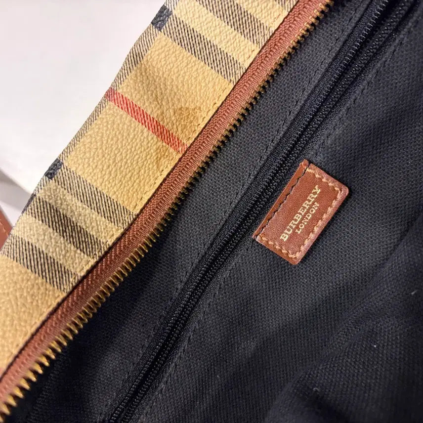 [BUNJANG] Burberry Nova Check Barrette Tote Bag / 버버리 체크노바 바게트 패턴 토트백