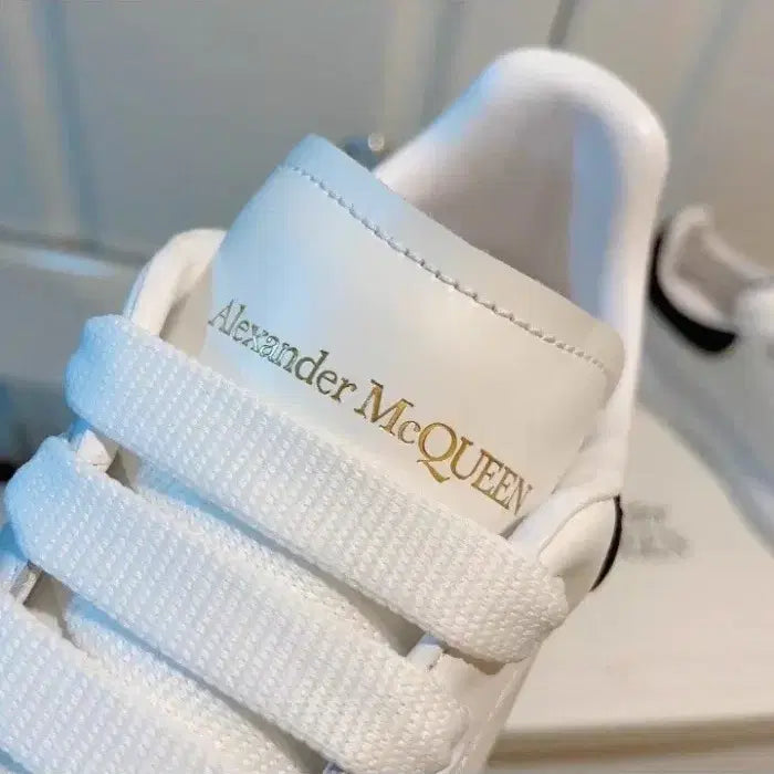 [BUNJANG] Alexander McQueen Oversized Sneakers White Black / 알렉산더 맥퀸 오버솔 스니커즈 화이트 블랙