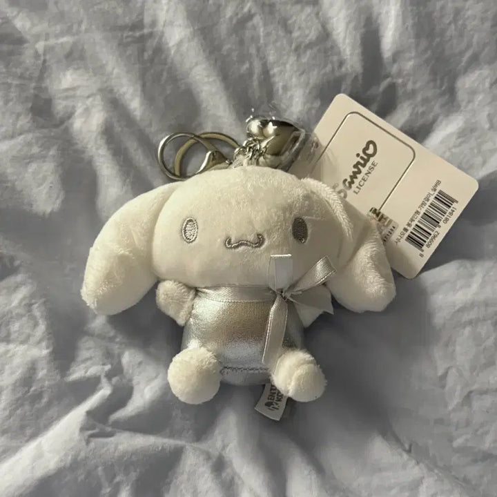 [SOLD OUT] (새상품) 산리오 시나모롤 실버 키링 인형